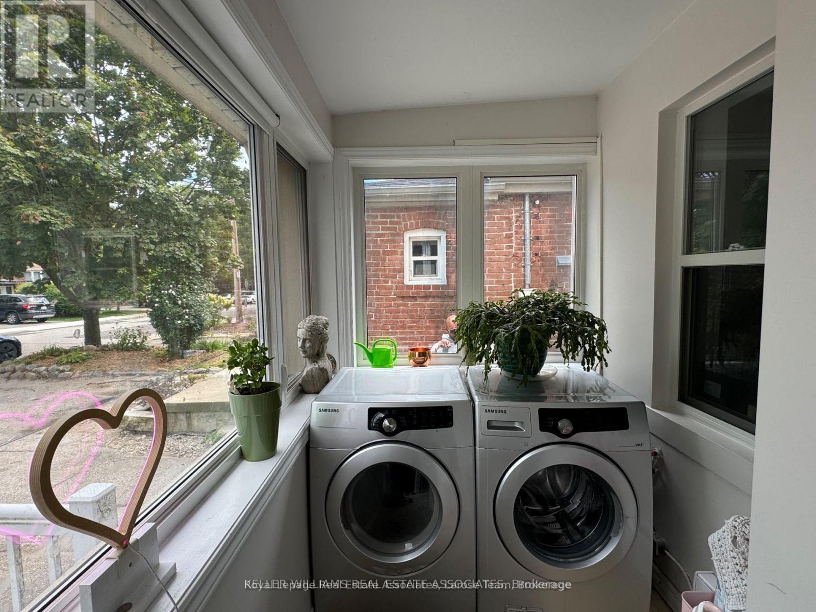 Upper - 60 Ninth Street, Toronto, Ontario  M8V 3E3 - Photo 5 - W12856202