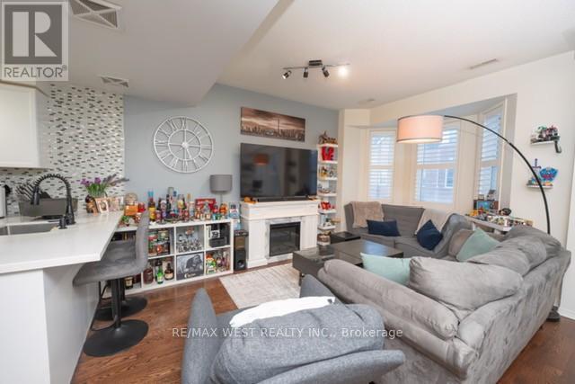 59 - 760 Lawrence Avenue W, Toronto, Ontario  M6A 3E7 - Photo 3 - W12856212