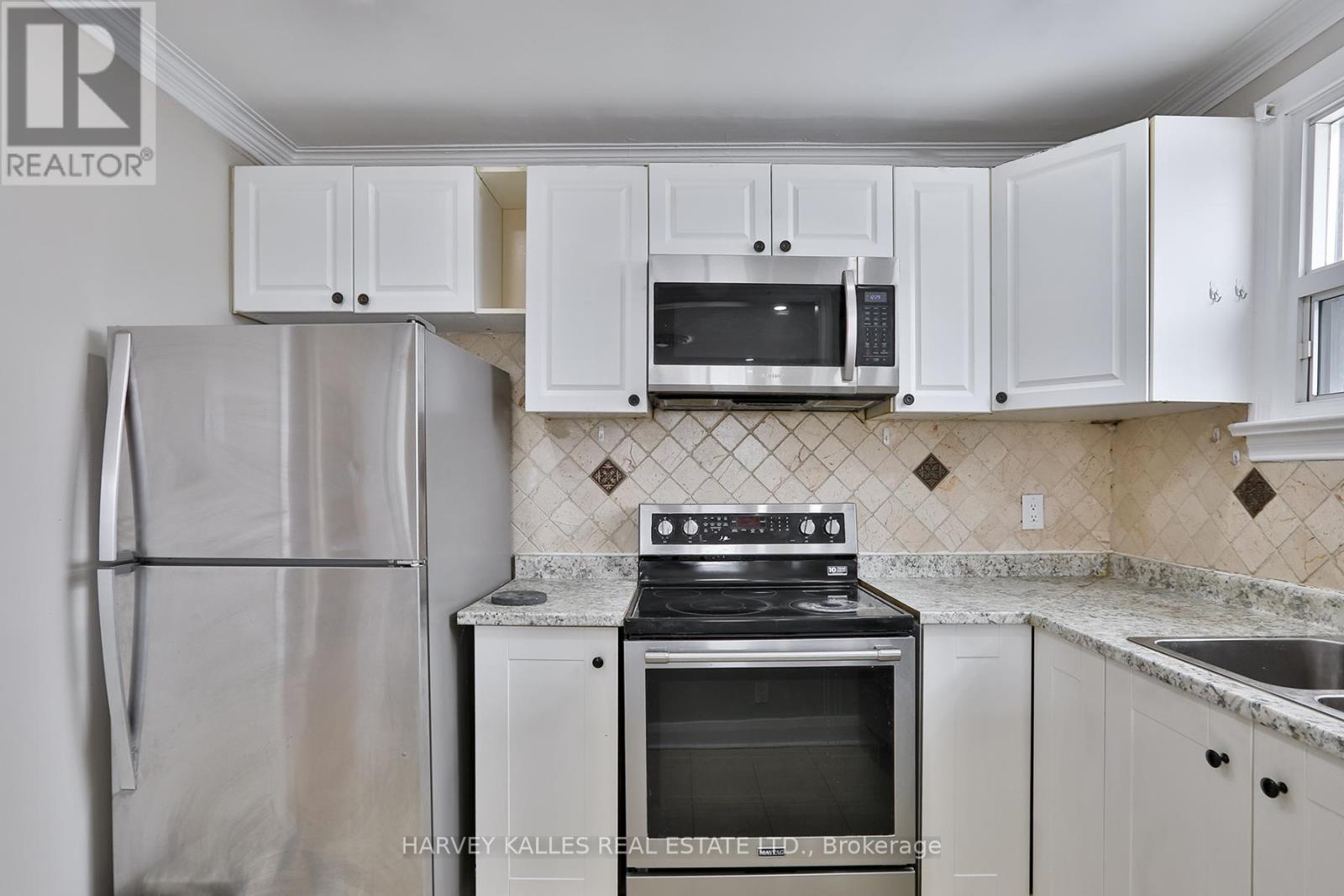 1239 Jane Street, Toronto, Ontario  M6M 4X9 - Photo 10 - W12856228