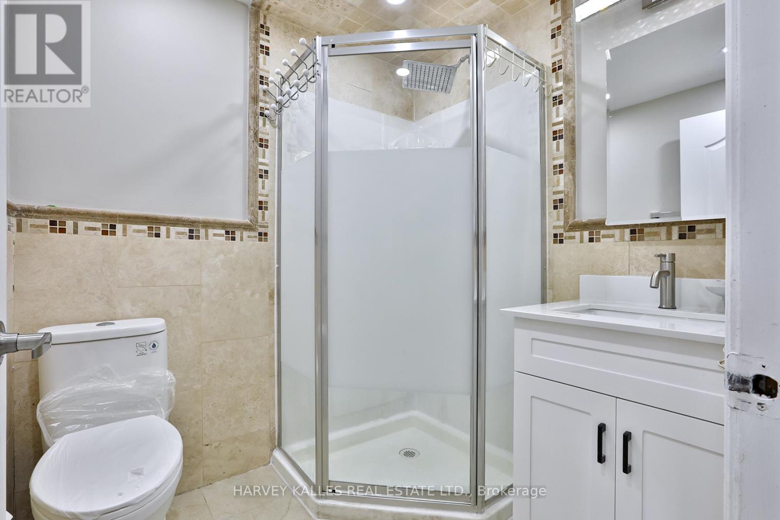 1239 Jane Street, Toronto, Ontario  M6M 4X9 - Photo 11 - W12856228