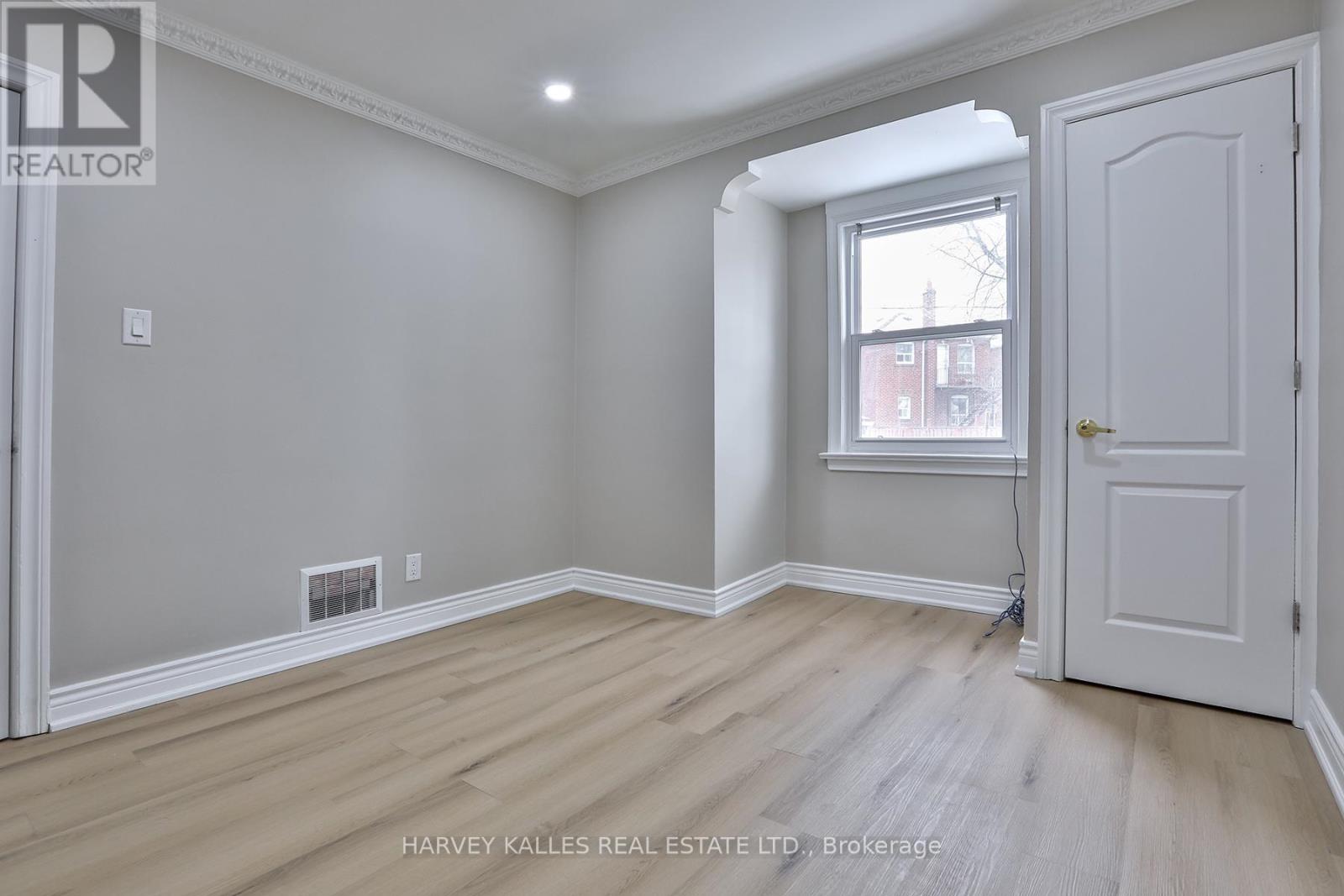 1239 Jane Street, Toronto, Ontario  M6M 4X9 - Photo 13 - W12856228