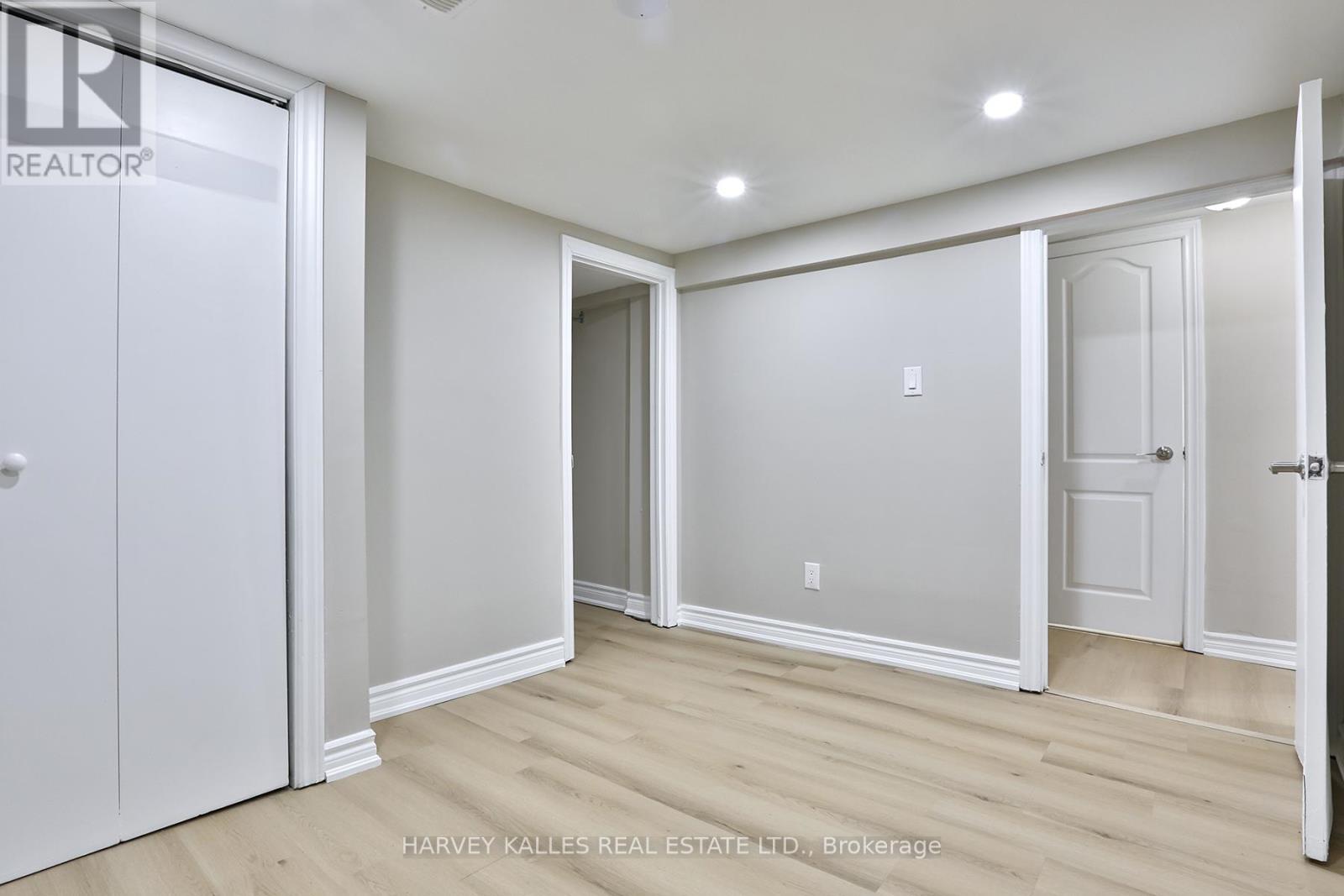 1239 Jane Street, Toronto, Ontario  M6M 4X9 - Photo 22 - W12856228