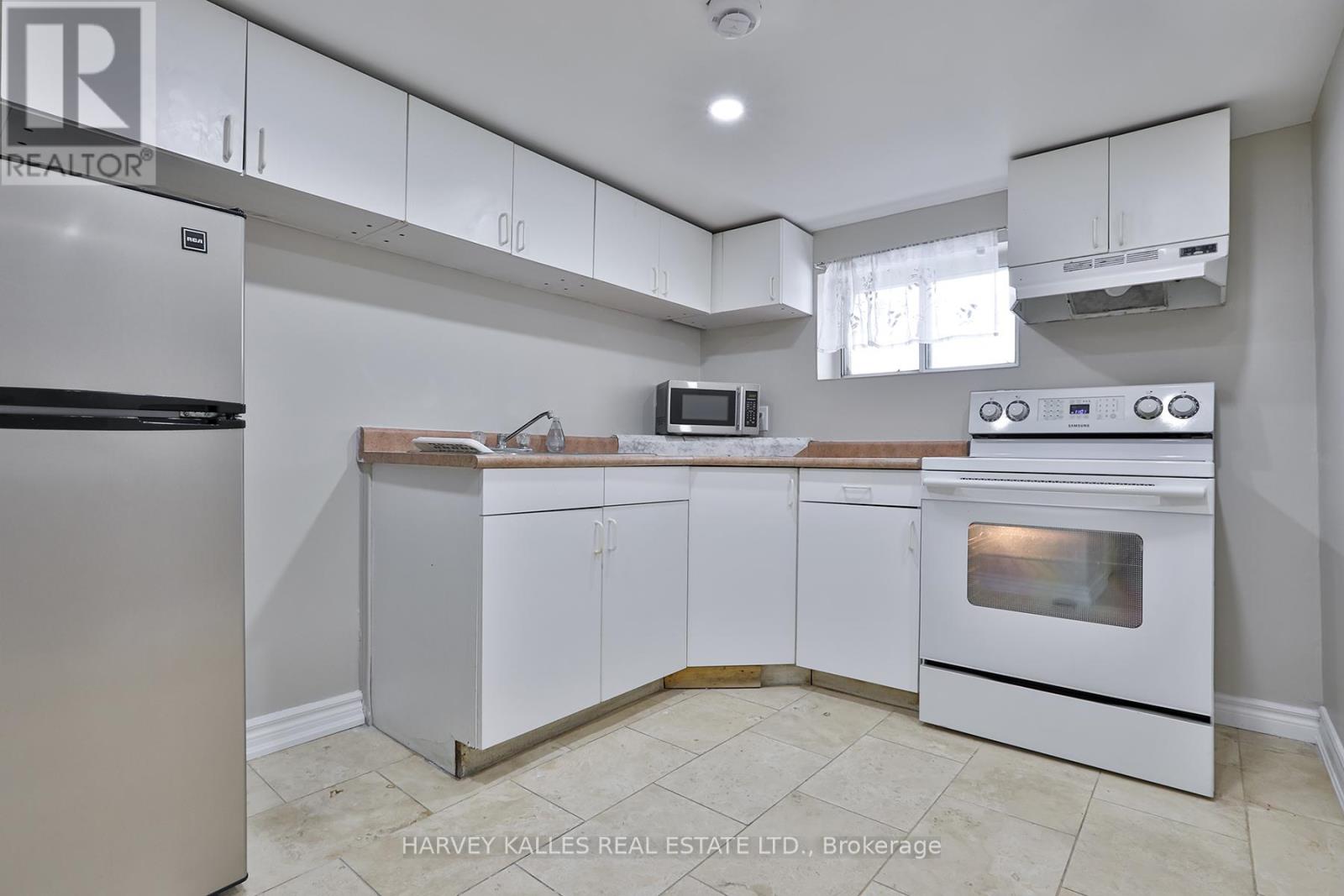 1239 Jane Street, Toronto, Ontario  M6M 4X9 - Photo 25 - W12856228