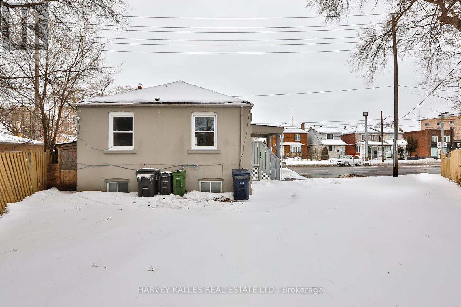 1239 Jane Street, Toronto, Ontario  M6M 4X9 - Photo 31 - W12856228