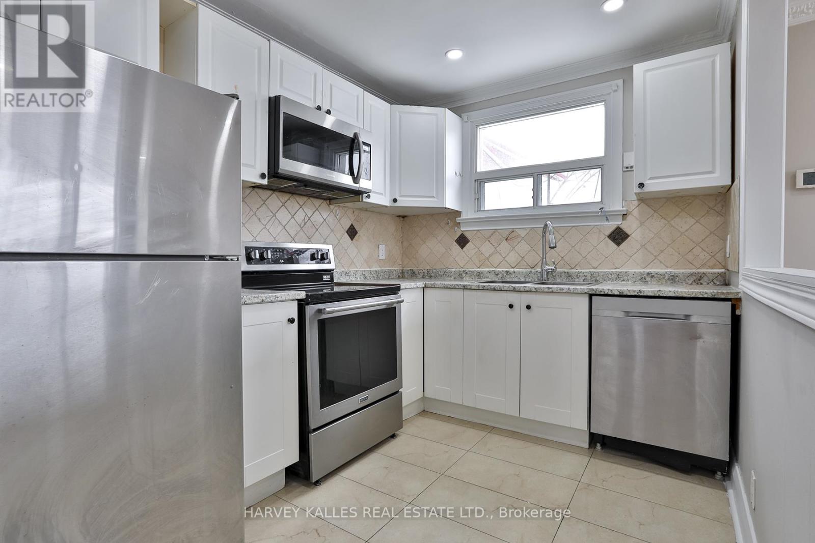 1239 Jane Street, Toronto, Ontario  M6M 4X9 - Photo 8 - W12856228