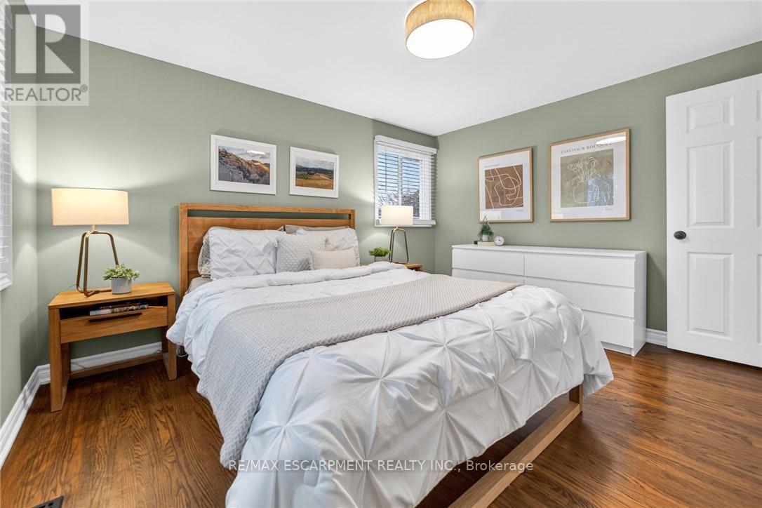 479 Pinedale Avenue, Burlington (Appleby), Ontario  L7L 3W3 - Photo 24 - W12856254