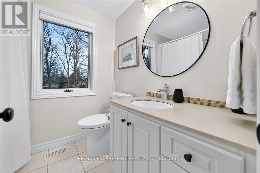 479 Pinedale Avenue, Burlington (Appleby), Ontario  L7L 3W3 - Photo 29 - W12856254