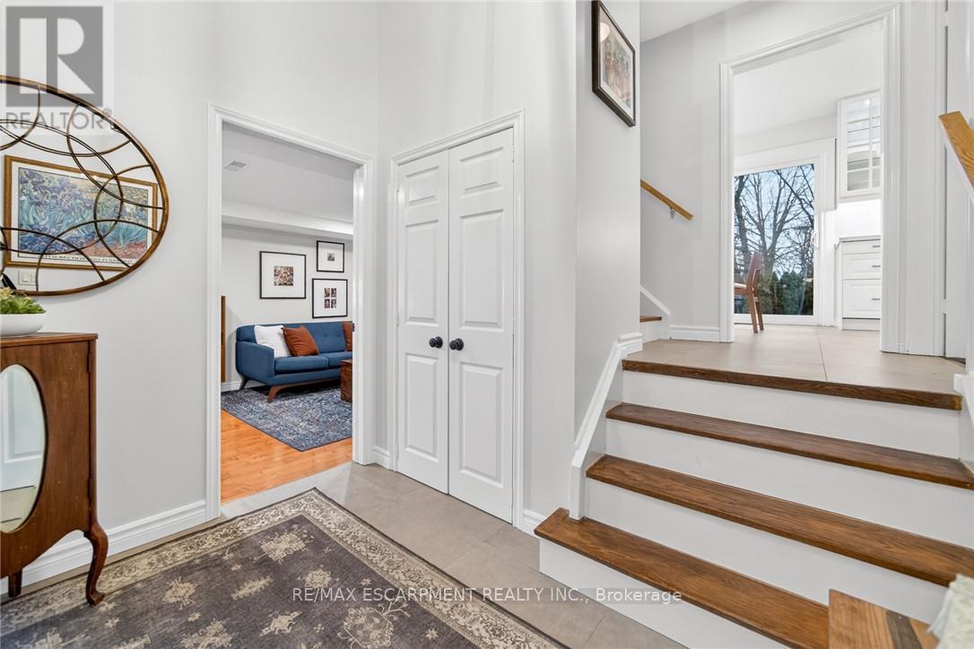 479 Pinedale Avenue, Burlington (Appleby), Ontario  L7L 3W3 - Photo 8 - W12856254