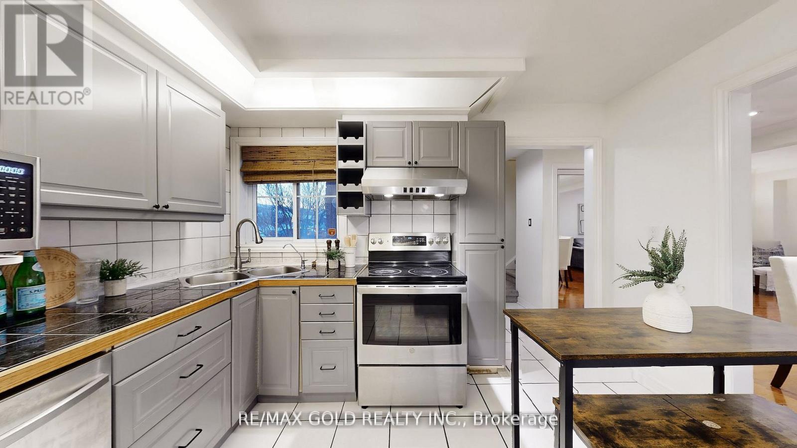 156 Royal Salisbury Way, Brampton, Ontario  L6V 3J9 - Photo 10 - W12856258