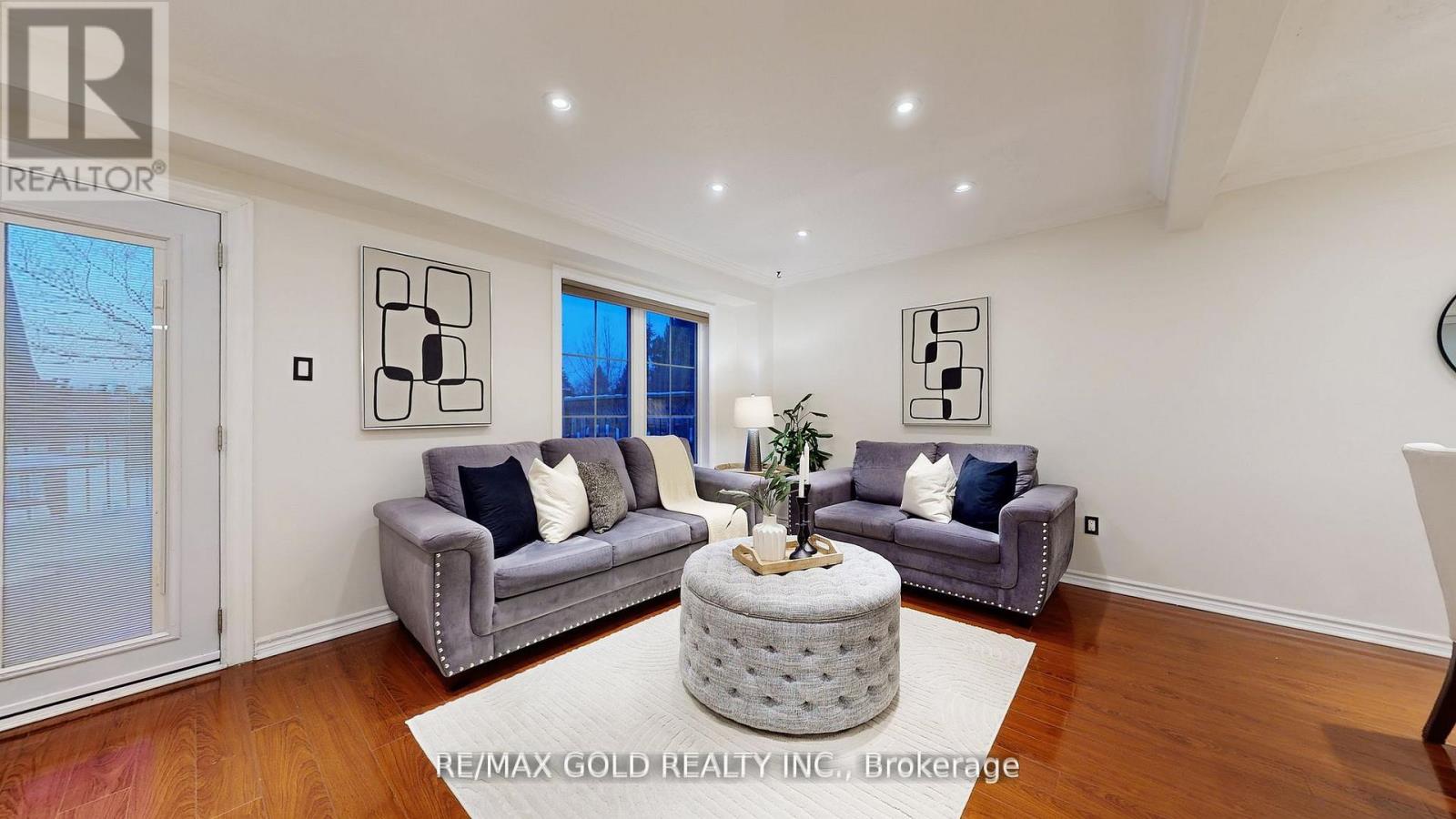 156 Royal Salisbury Way, Brampton, Ontario  L6V 3J9 - Photo 3 - W12856258