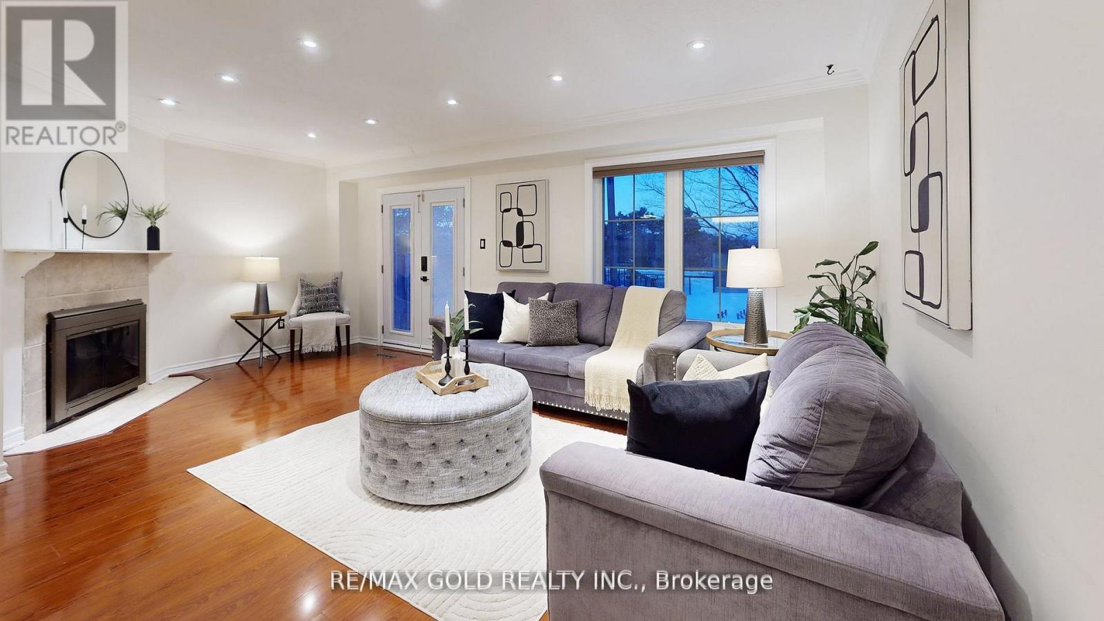 156 Royal Salisbury Way, Brampton, Ontario  L6V 3J9 - Photo 5 - W12856258