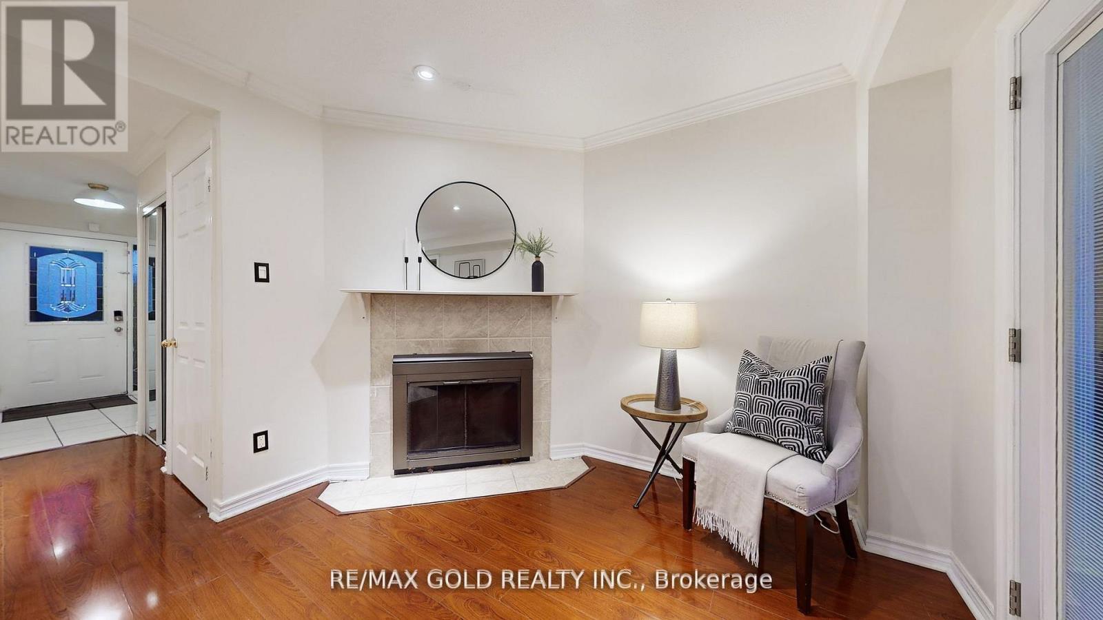 156 Royal Salisbury Way, Brampton, Ontario  L6V 3J9 - Photo 7 - W12856258