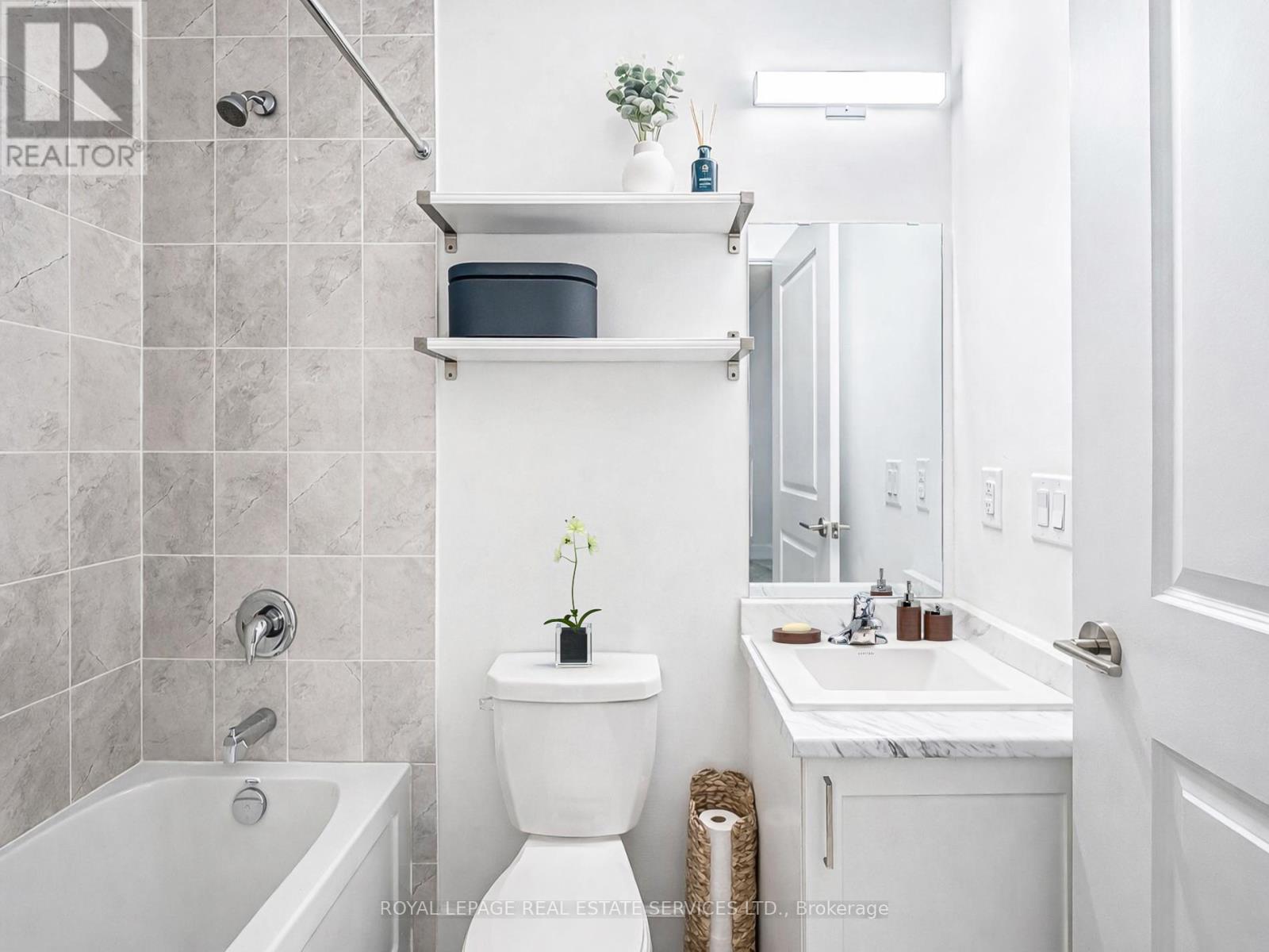 303 - 1063 Douglas Mccurdy Common, Mississauga (Lakeview), Ontario  L5G 0C5 - Photo 5 - W12856320