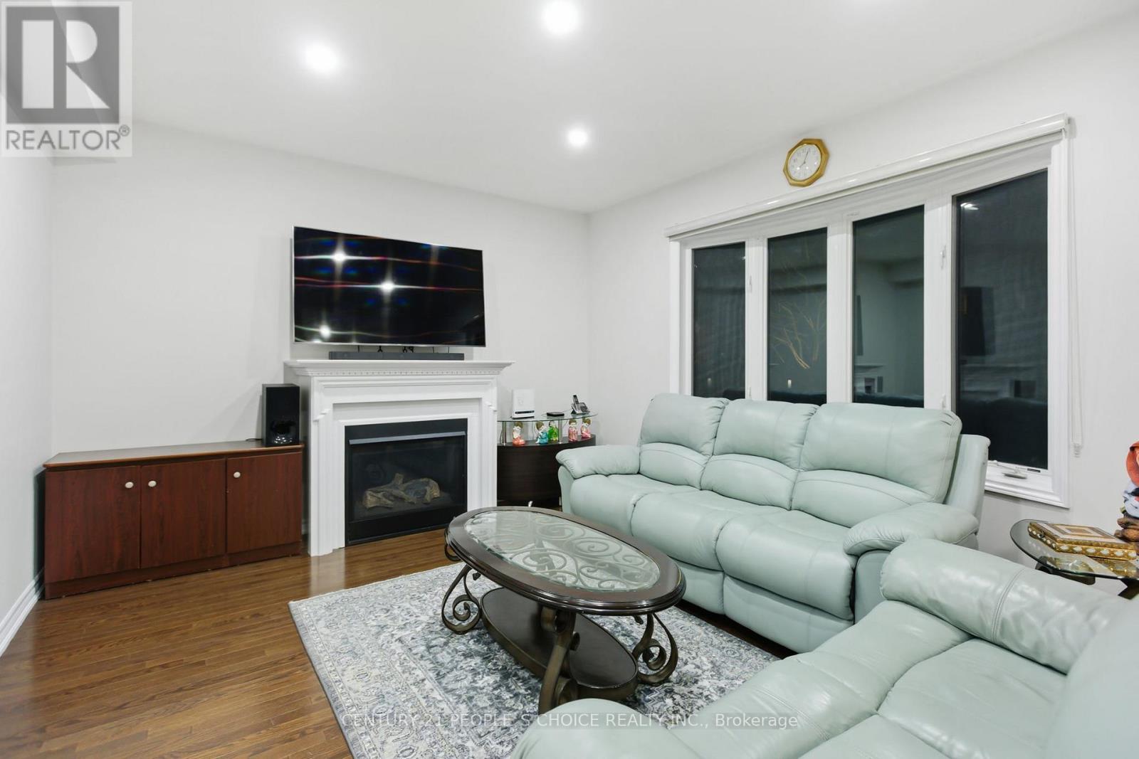 188 Bonnieglen Farm Boulevard, Caledon, Ontario  L7C 4C1 - Photo 10 - W12856322