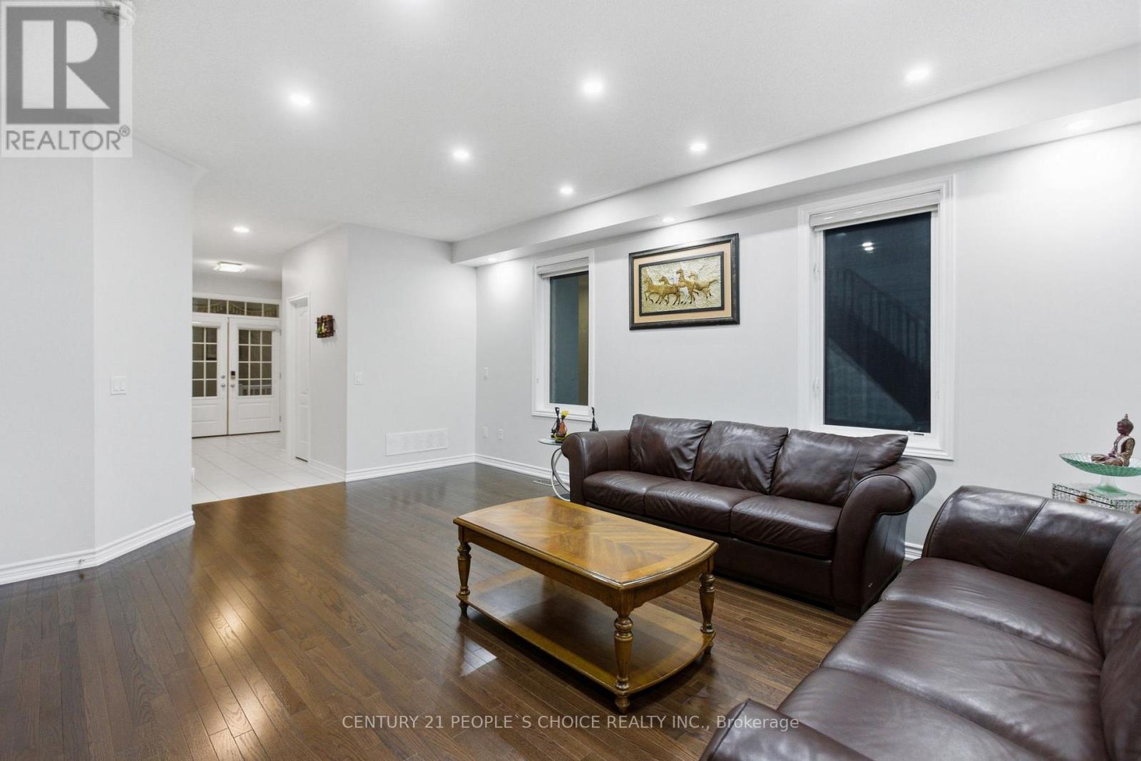 188 Bonnieglen Farm Boulevard, Caledon, Ontario  L7C 4C1 - Photo 5 - W12856322