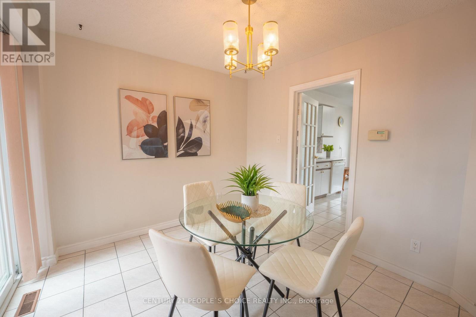 2247 Silverbirch Court, Burlington, Ontario  L7M 3H4 - Photo 11 - W12856344