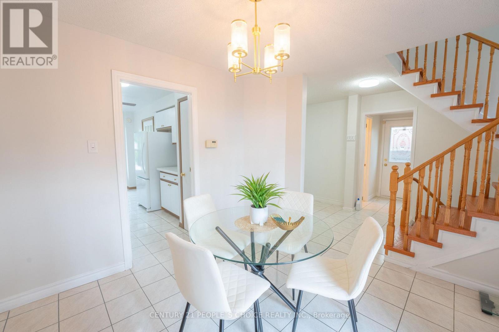 2247 Silverbirch Court, Burlington, Ontario  L7M 3H4 - Photo 12 - W12856344