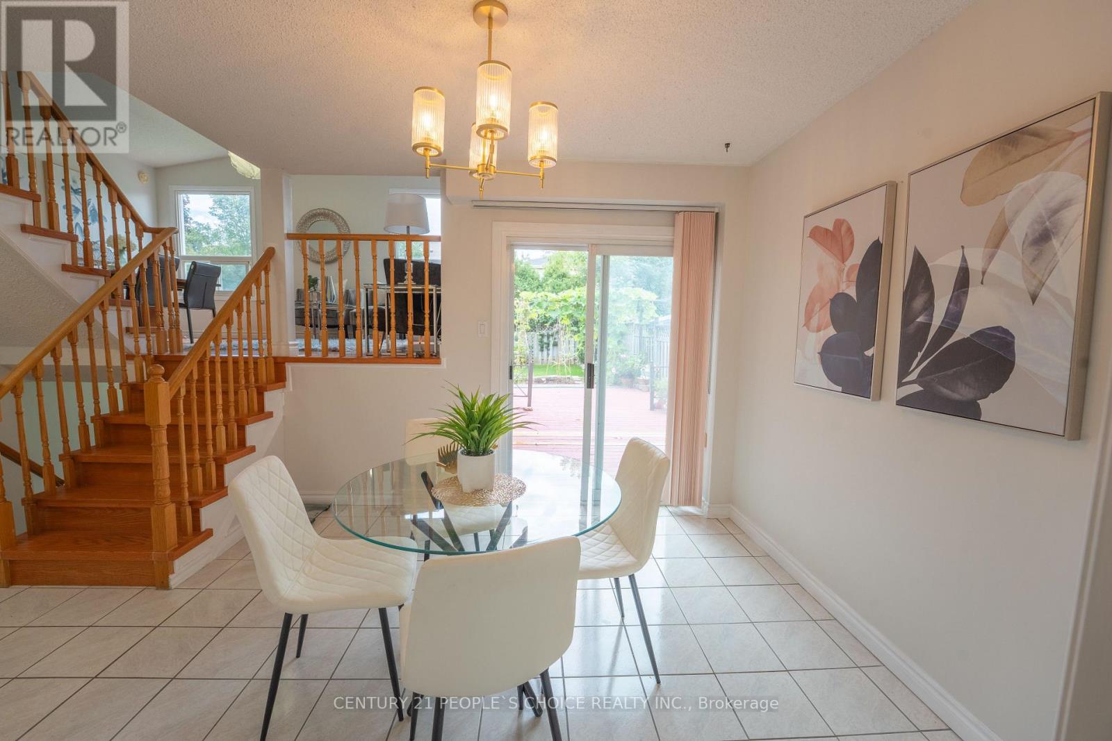 2247 Silverbirch Court, Burlington, Ontario  L7M 3H4 - Photo 13 - W12856344