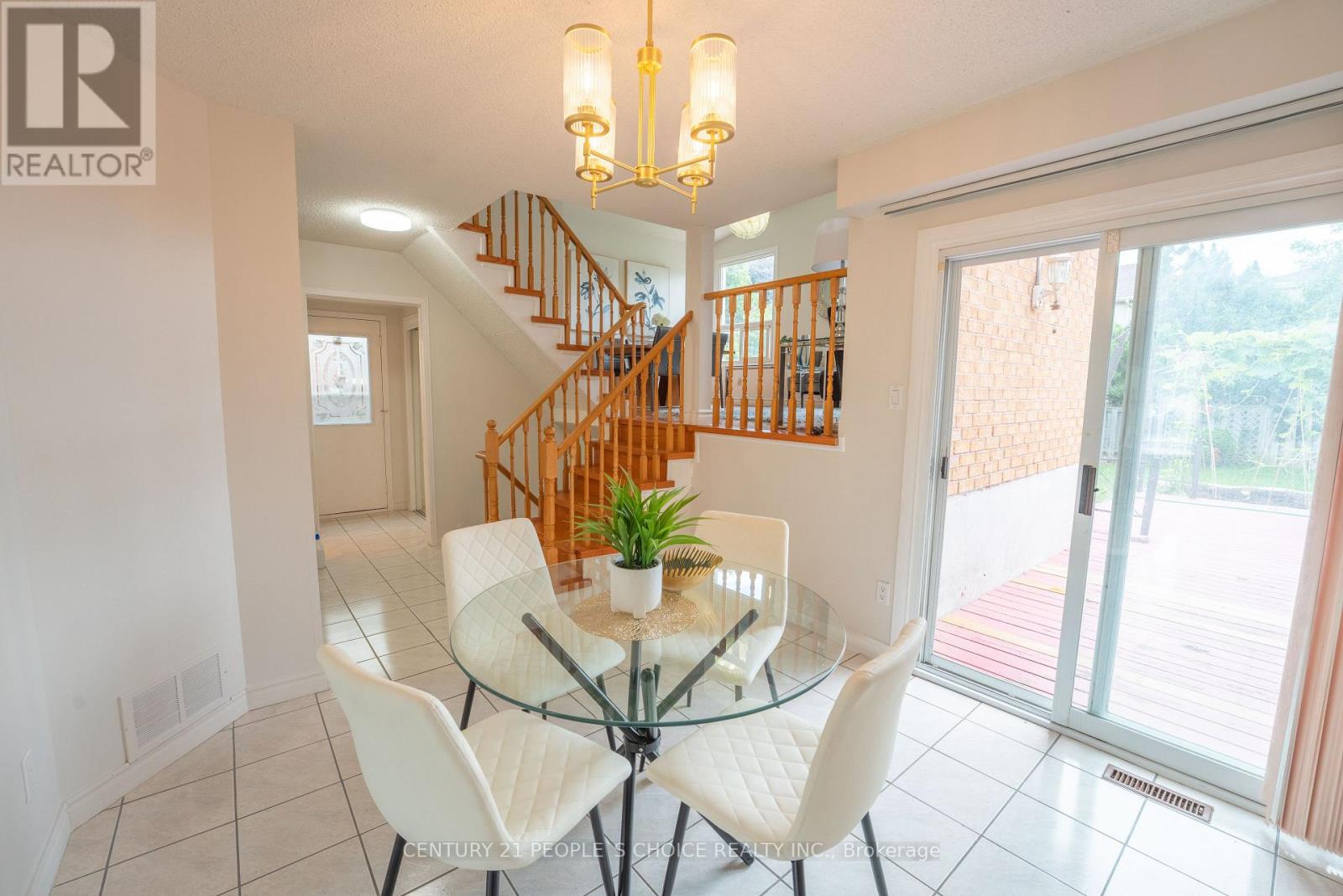 2247 Silverbirch Court, Burlington, Ontario  L7M 3H4 - Photo 14 - W12856344