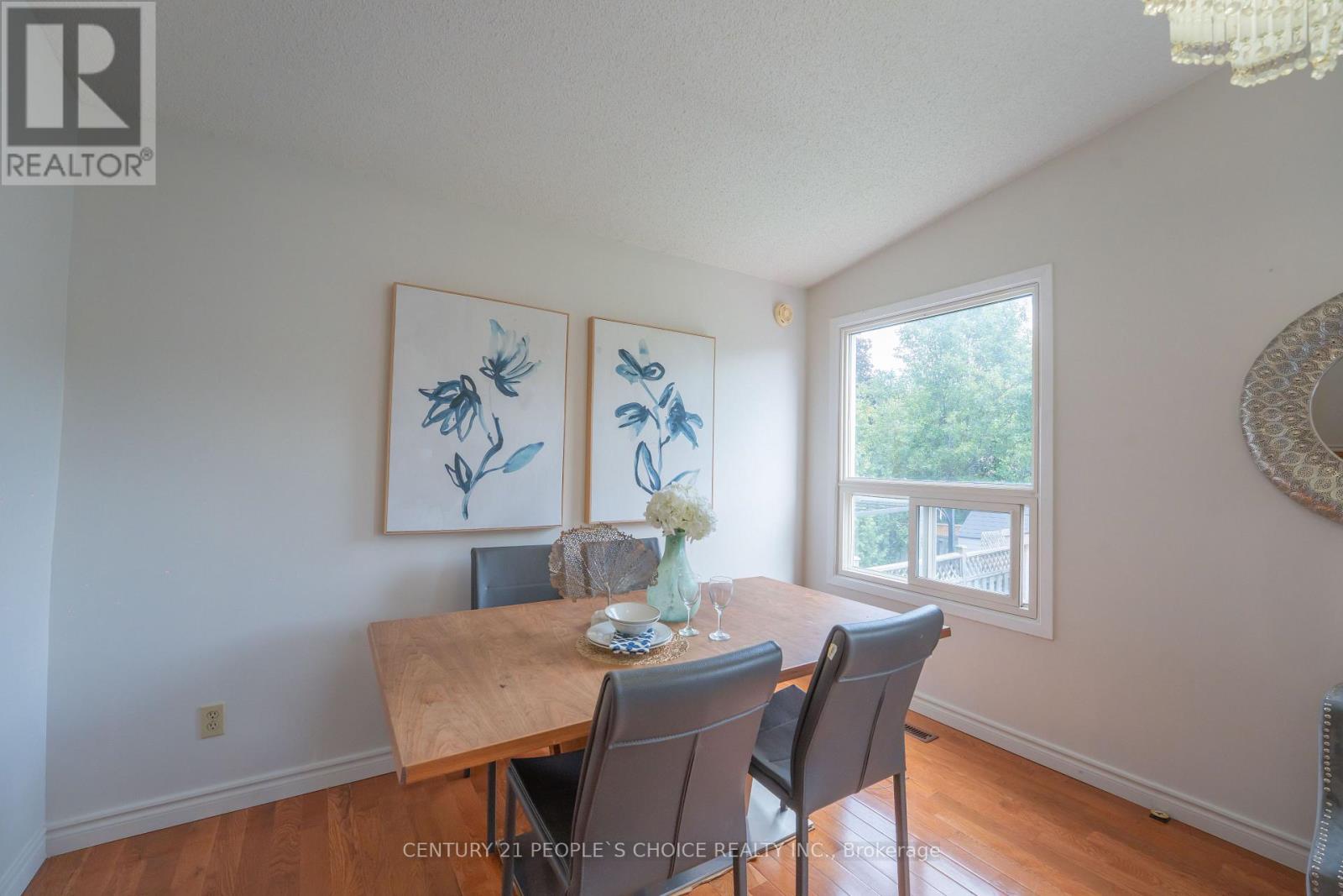 2247 Silverbirch Court, Burlington, Ontario  L7M 3H4 - Photo 21 - W12856344