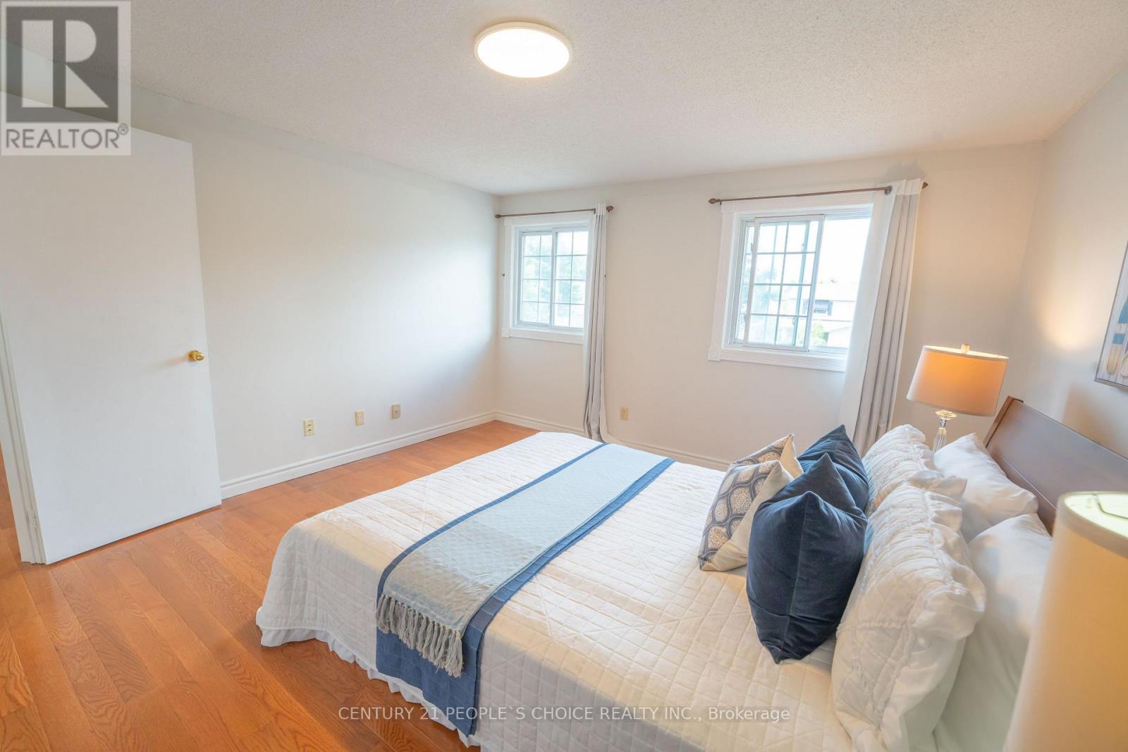 2247 Silverbirch Court, Burlington, Ontario  L7M 3H4 - Photo 26 - W12856344
