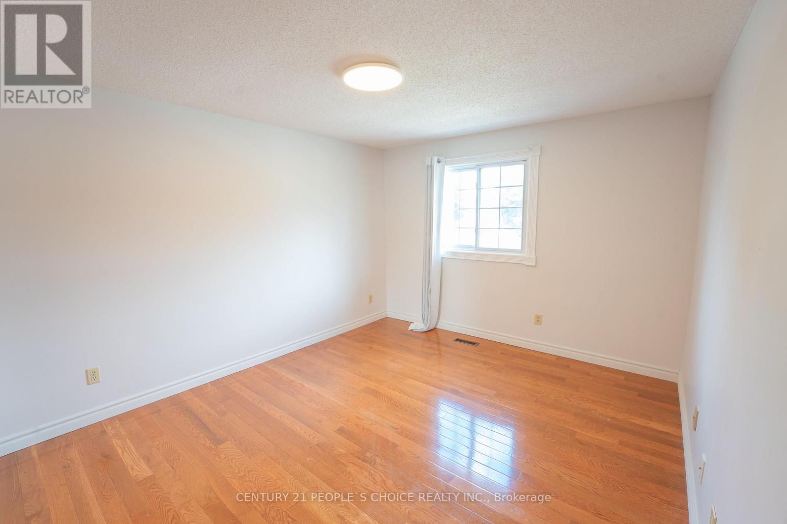 2247 Silverbirch Court, Burlington, Ontario  L7M 3H4 - Photo 29 - W12856344