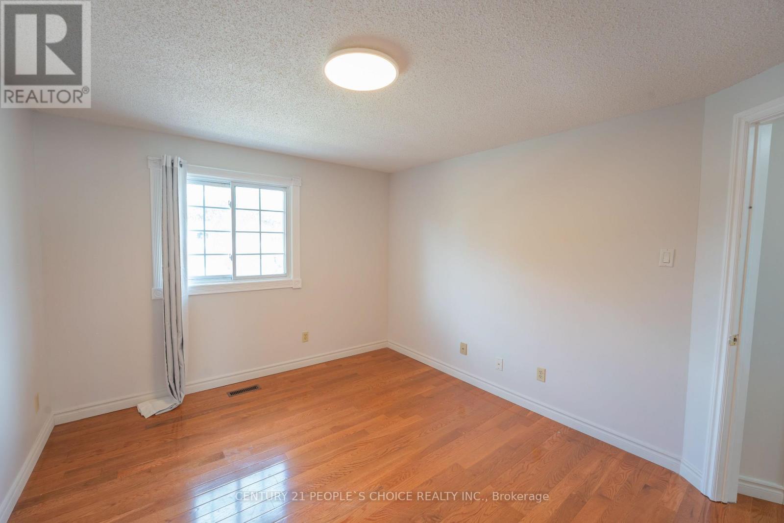 2247 Silverbirch Court, Burlington, Ontario  L7M 3H4 - Photo 30 - W12856344