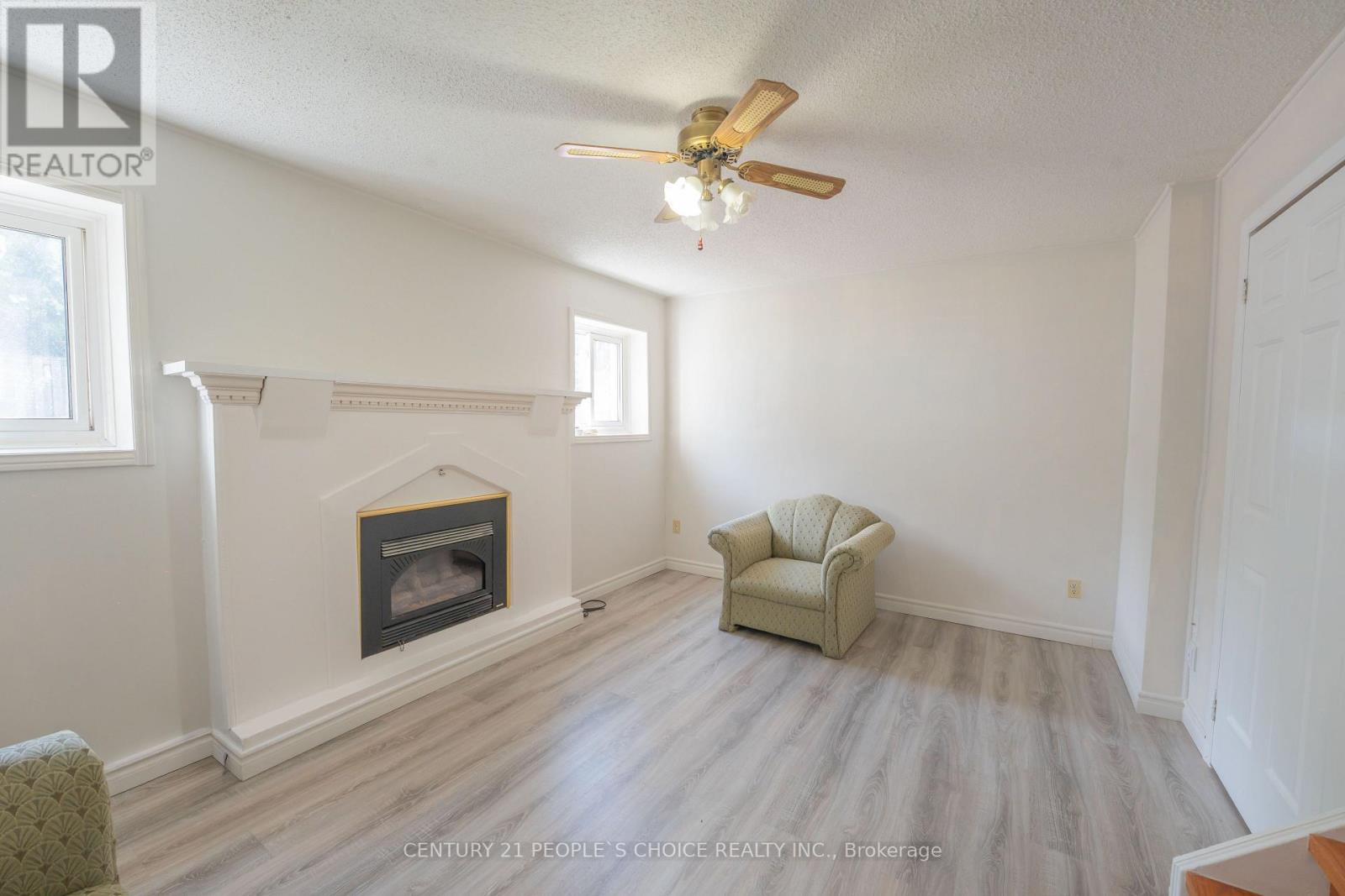 2247 Silverbirch Court, Burlington, Ontario  L7M 3H4 - Photo 38 - W12856344