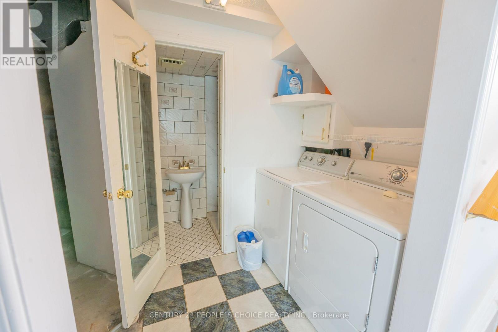 2247 Silverbirch Court, Burlington, Ontario  L7M 3H4 - Photo 43 - W12856344