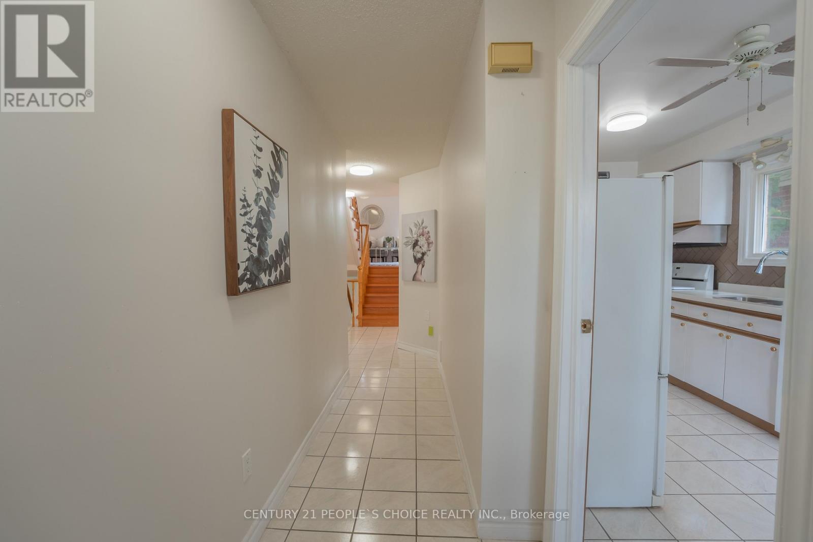 2247 Silverbirch Court, Burlington, Ontario  L7M 3H4 - Photo 6 - W12856344