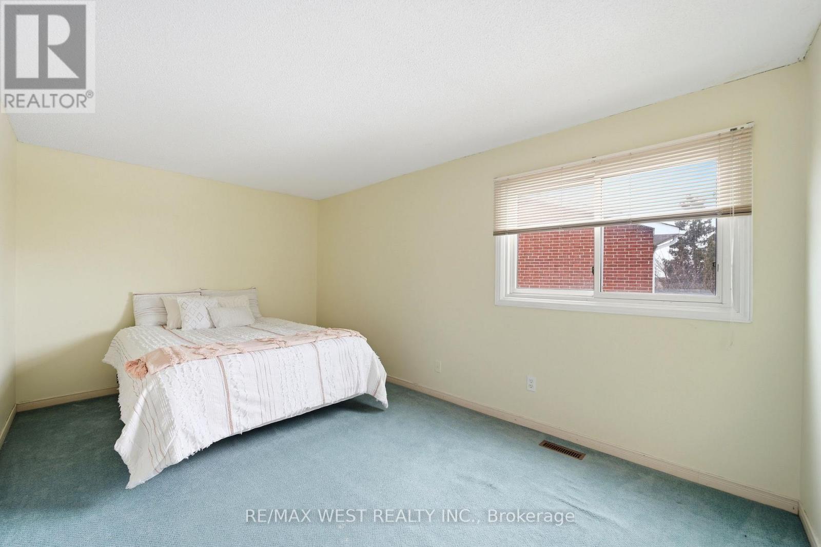 690 Robertson Crescent, Milton, Ontario  L9T 4V5 - Photo 10 - W12856378