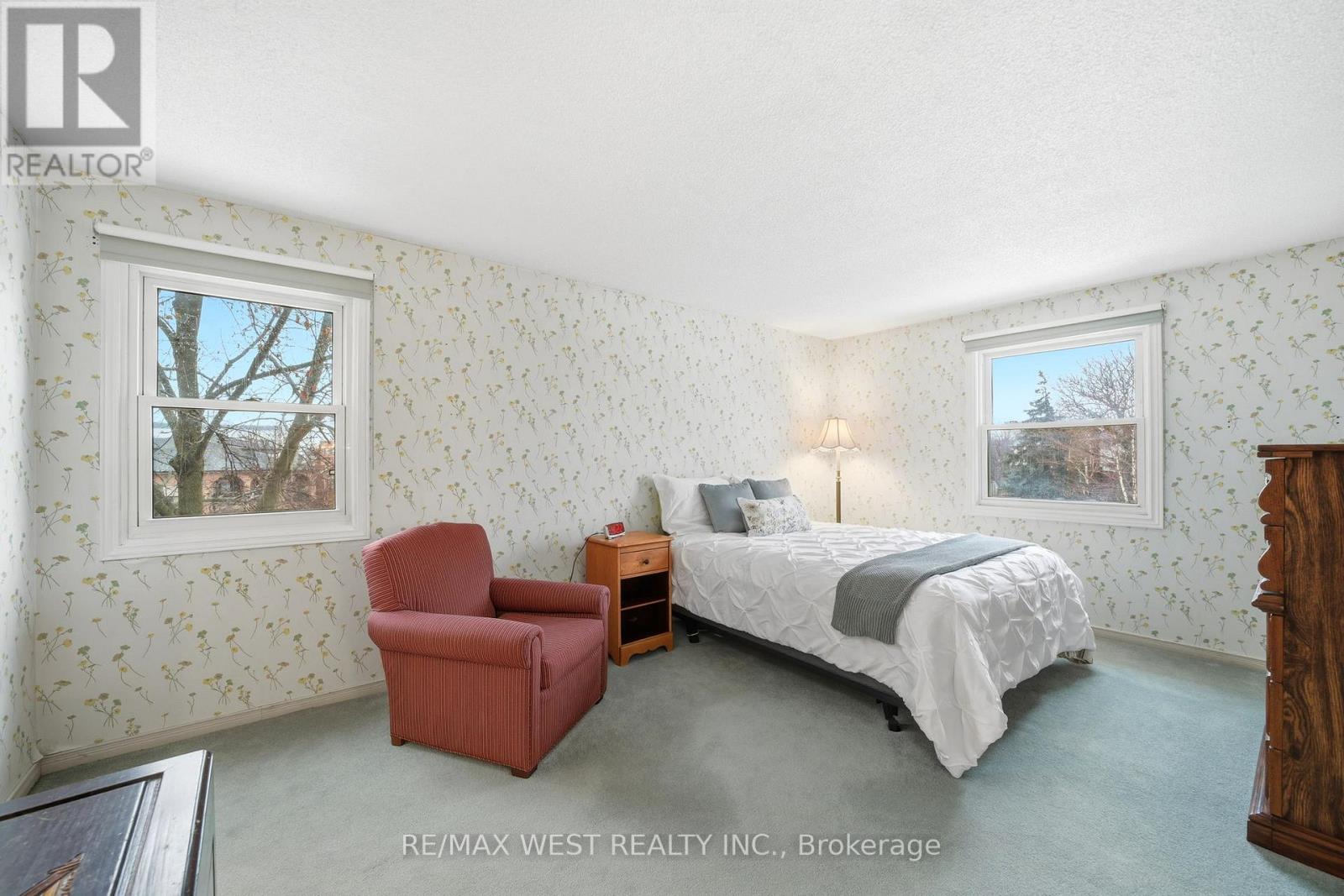 690 Robertson Crescent, Milton, Ontario  L9T 4V5 - Photo 12 - W12856378