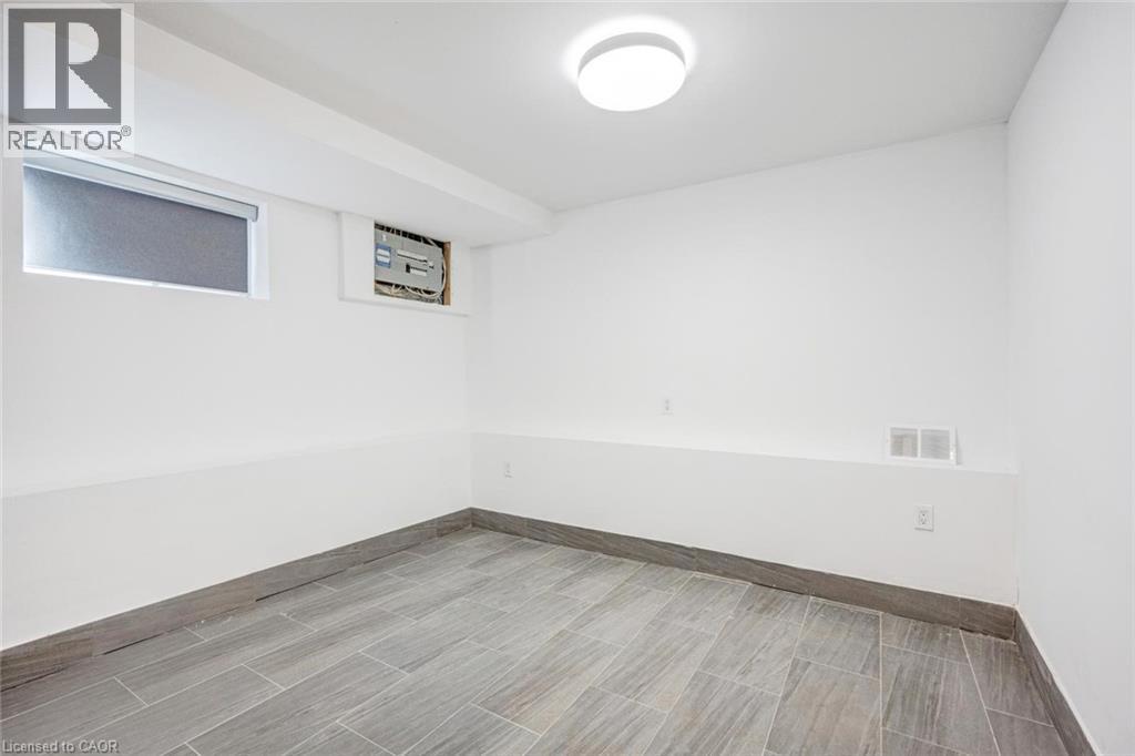 1099 Ogden Avenue, Mississauga, Ontario  L5E 2G7 - Photo 26 - 40789163