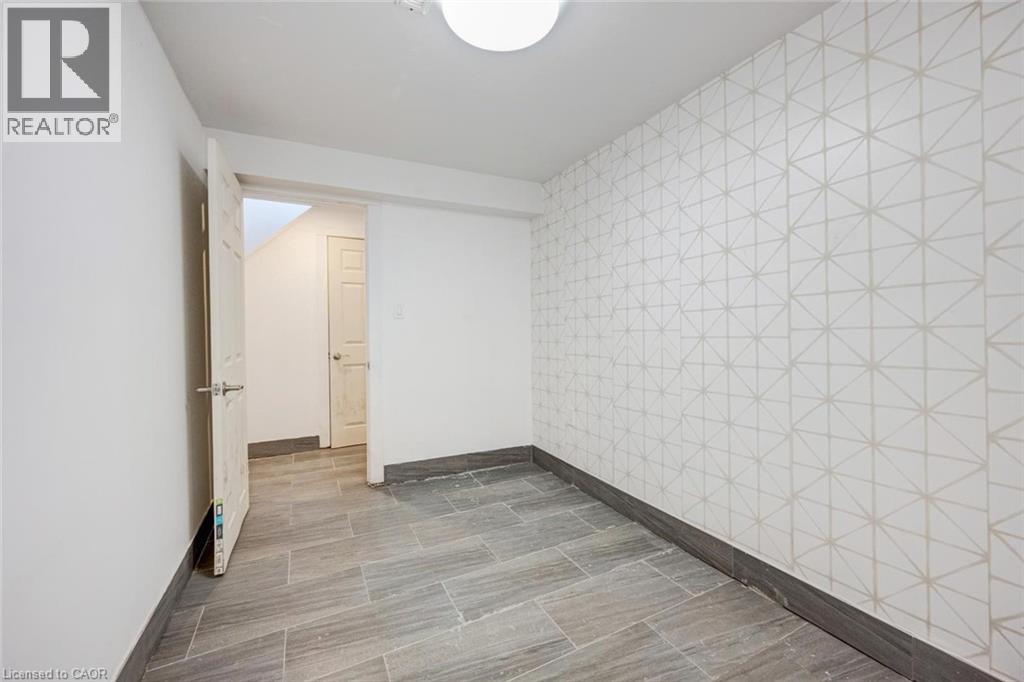 1099 Ogden Avenue, Mississauga, Ontario  L5E 2G7 - Photo 35 - 40789163