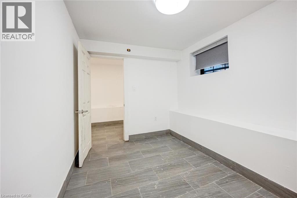 1099 Ogden Avenue, Mississauga, Ontario  L5E 2G7 - Photo 33 - 40789163