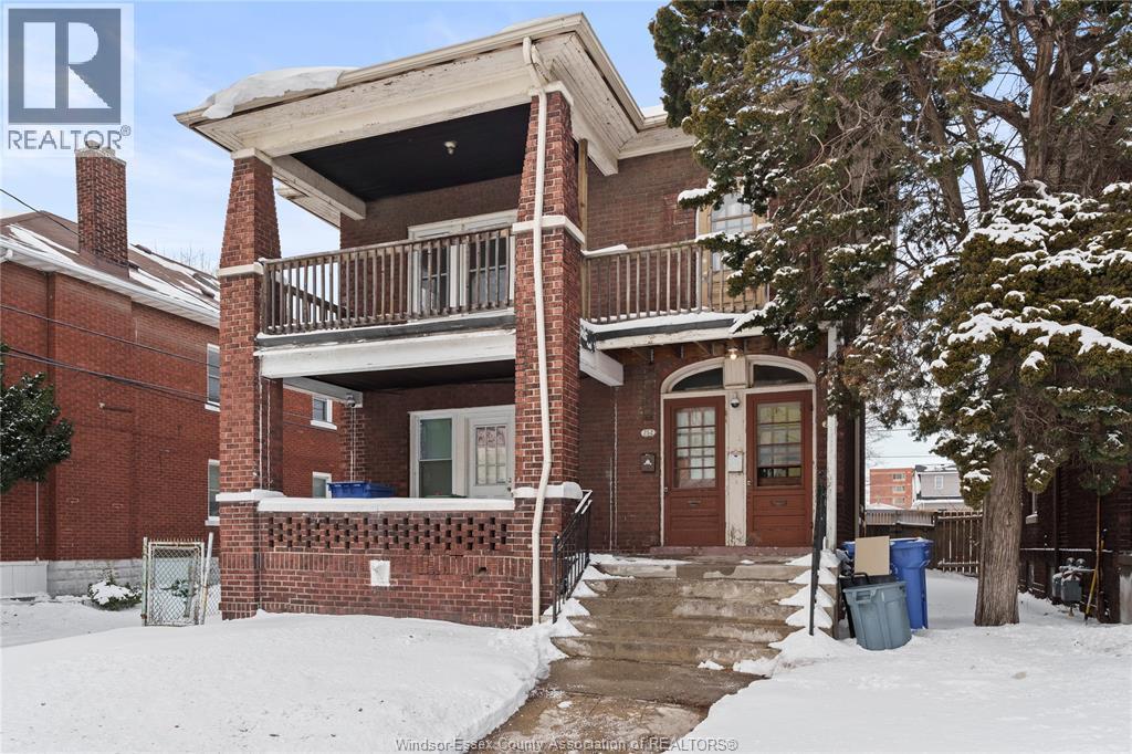 252-254 GILES BOULEVARD East, windsor, Ontario