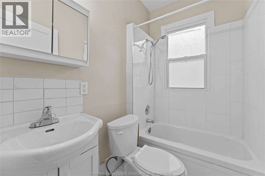 252-254 Giles Boulevard East, Windsor, Ontario  N9A 4C2 - Photo 17 - 26004777