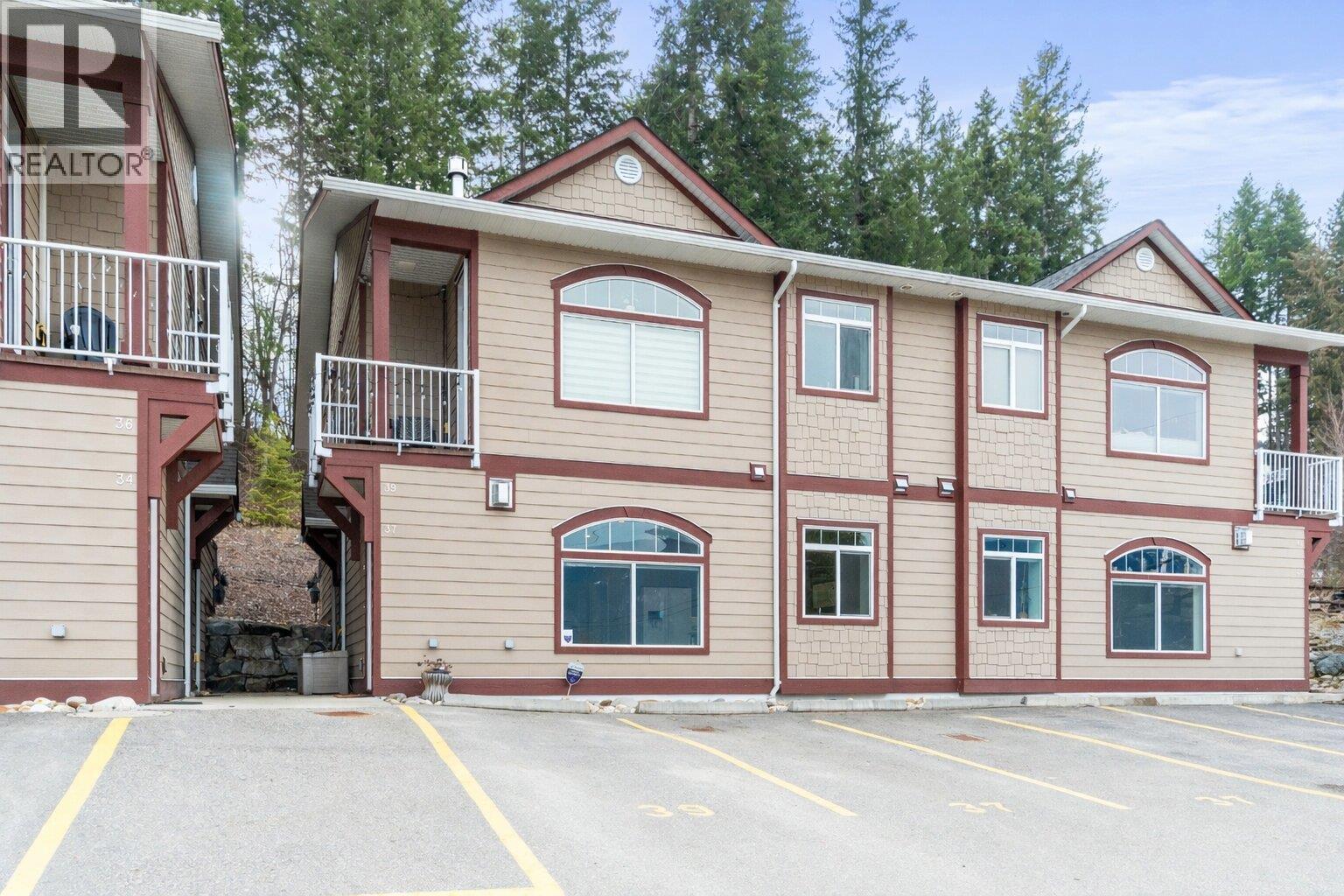1070 1 Street Se Unit# 37, Salmon Arm, British Columbia  V1E 0B6 - Photo 1 - 10377549