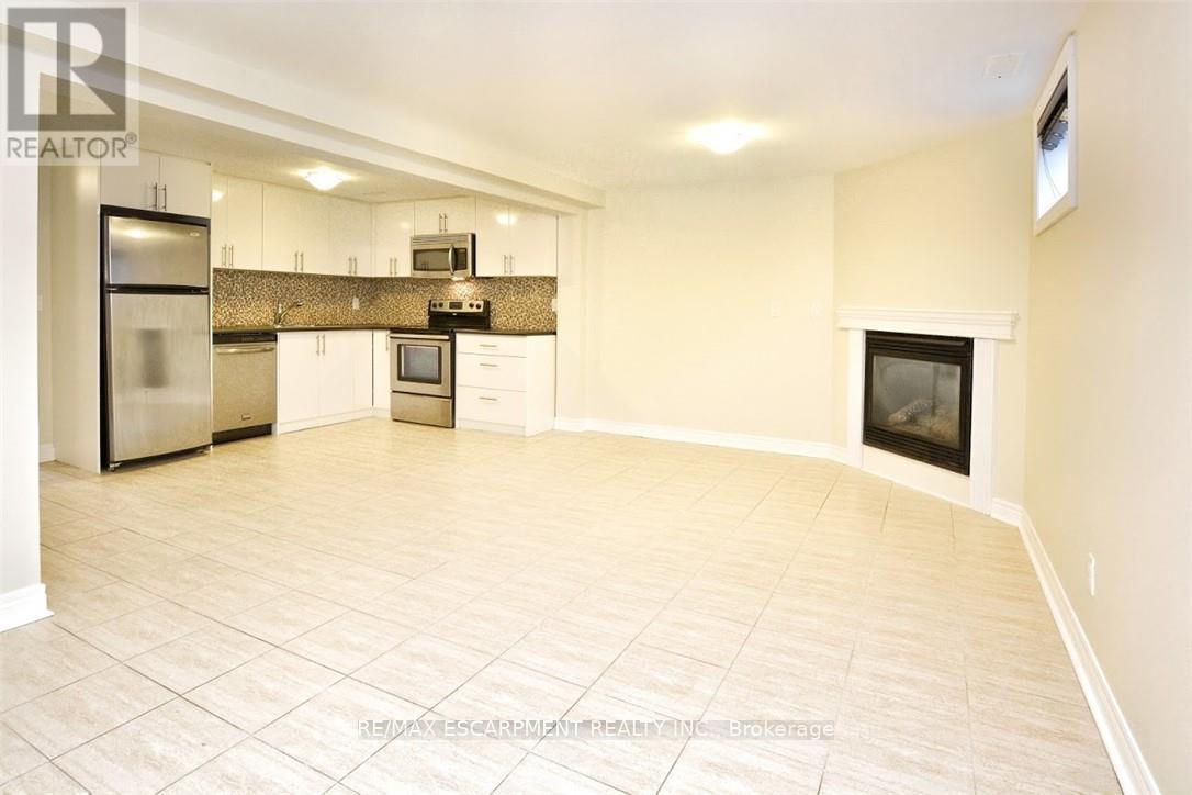 2 - 25 Endfield Avenue, Hamilton, Ontario  L8T 2L3 - Photo 11 - X12856172