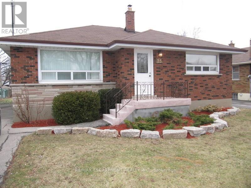 2 - 25 Endfield Avenue, Hamilton, Ontario  L8T 2L3 - Photo 5 - X12856172