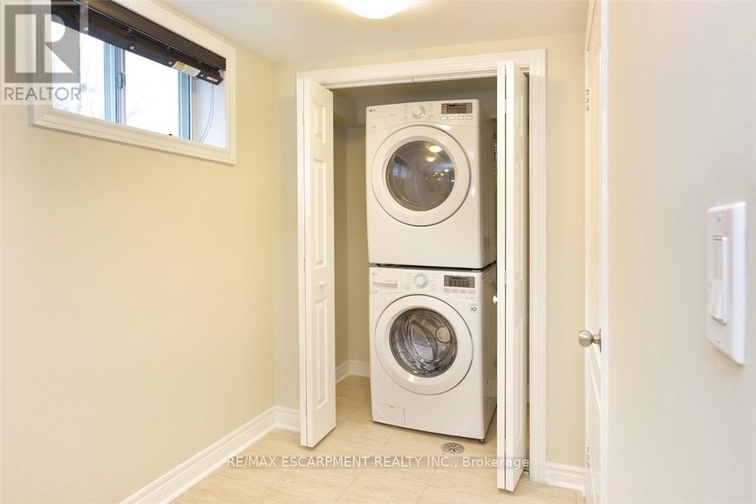 2 - 25 Endfield Avenue, Hamilton, Ontario  L8T 2L3 - Photo 6 - X12856172