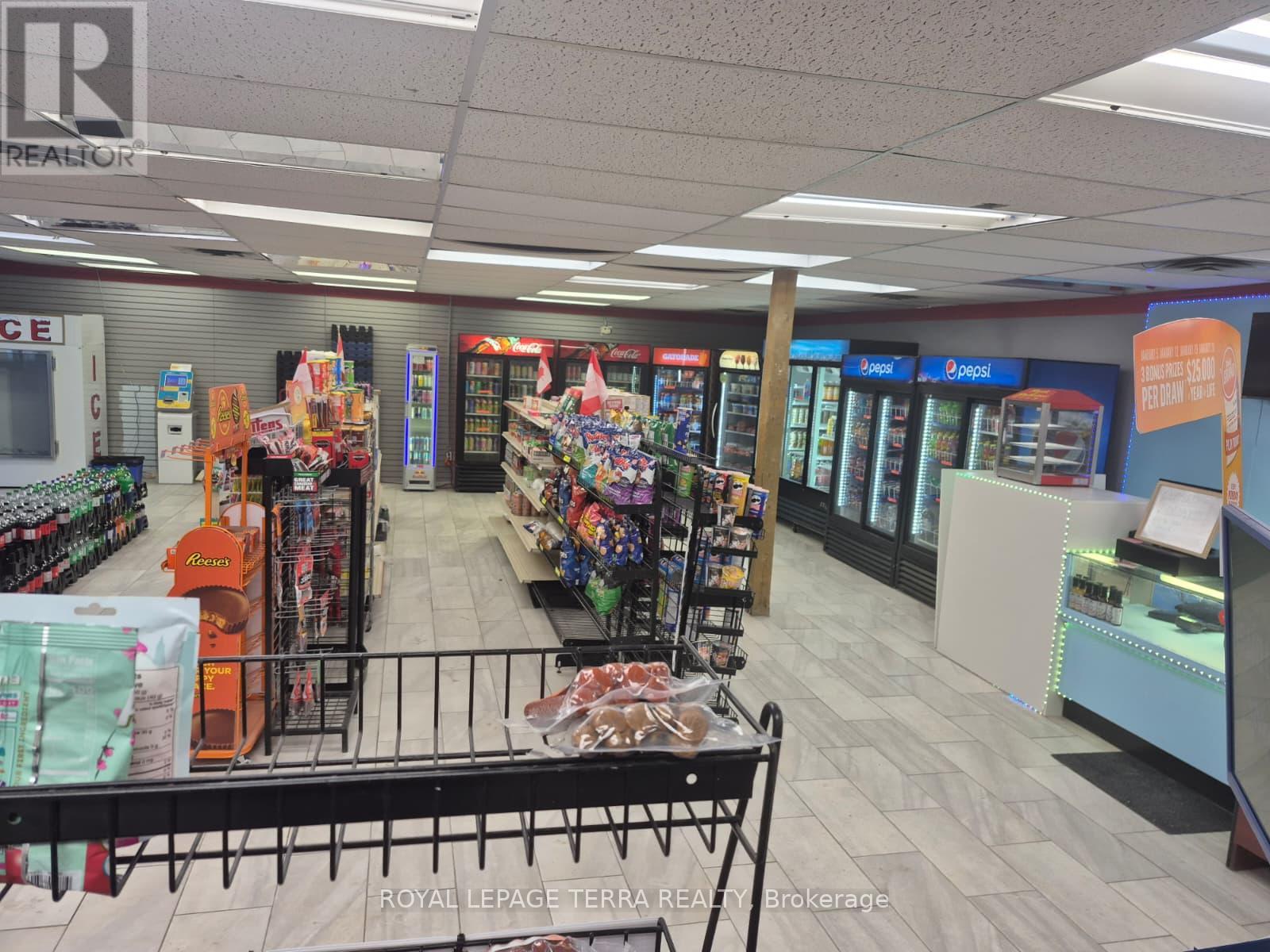 210 Front Street, Quinte West, Ontario  K8V 4N9 - Photo 2 - X12856300