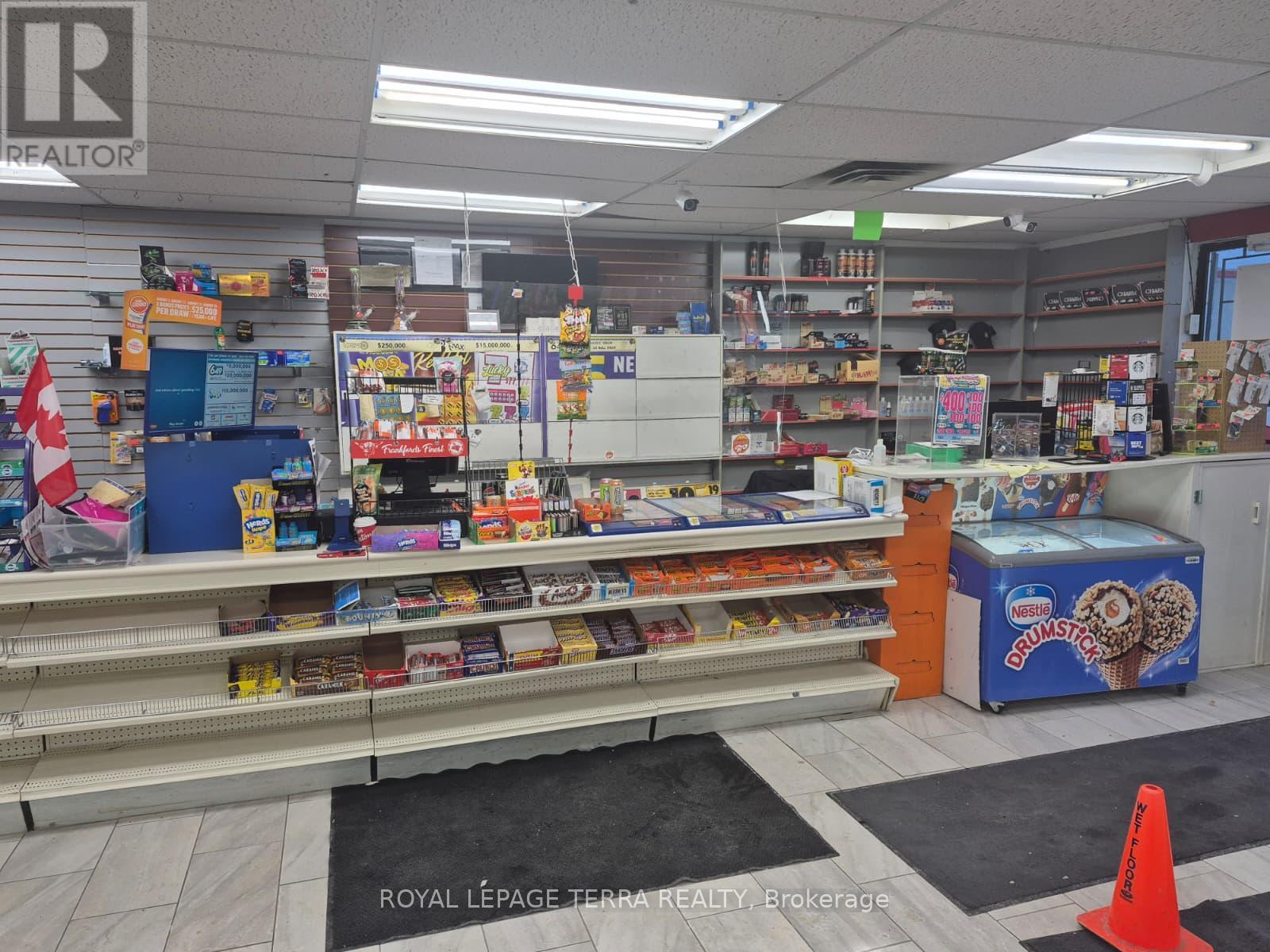 210 Front Street, Quinte West, Ontario  K8V 4N9 - Photo 7 - X12856300