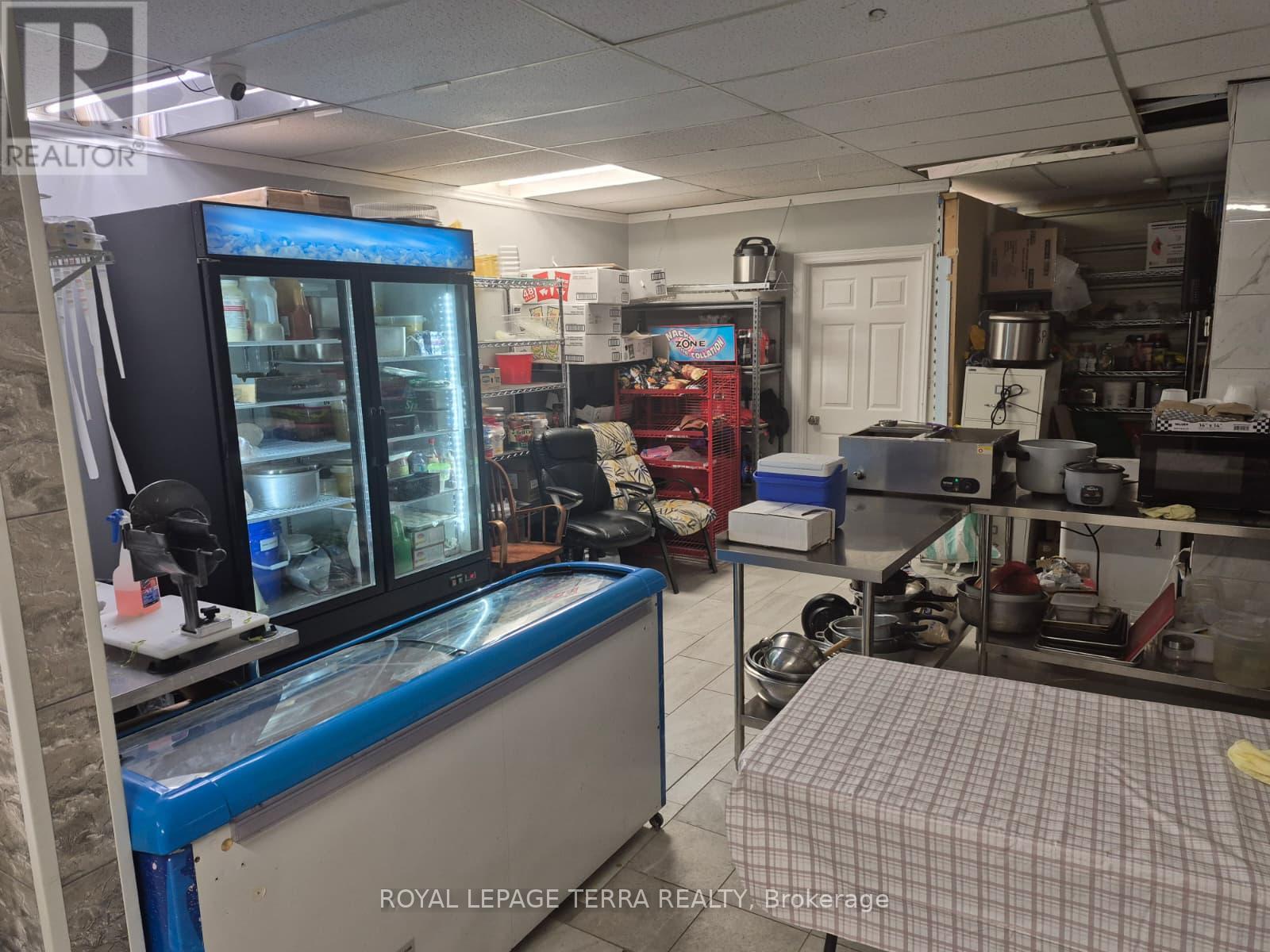 210 Front Street, Quinte West, Ontario  K8V 4N9 - Photo 8 - X12856300