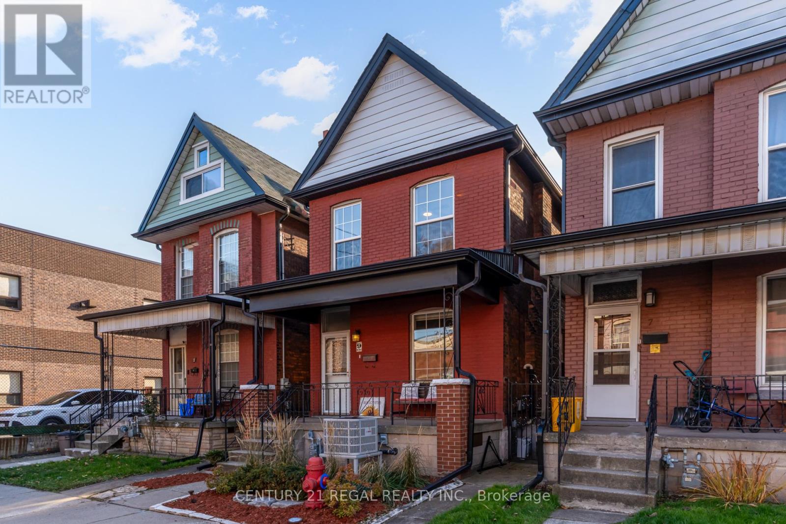 9 Mcneil Street, Hamilton, Ontario  L8R 2C3 - Photo 3 - X12856312