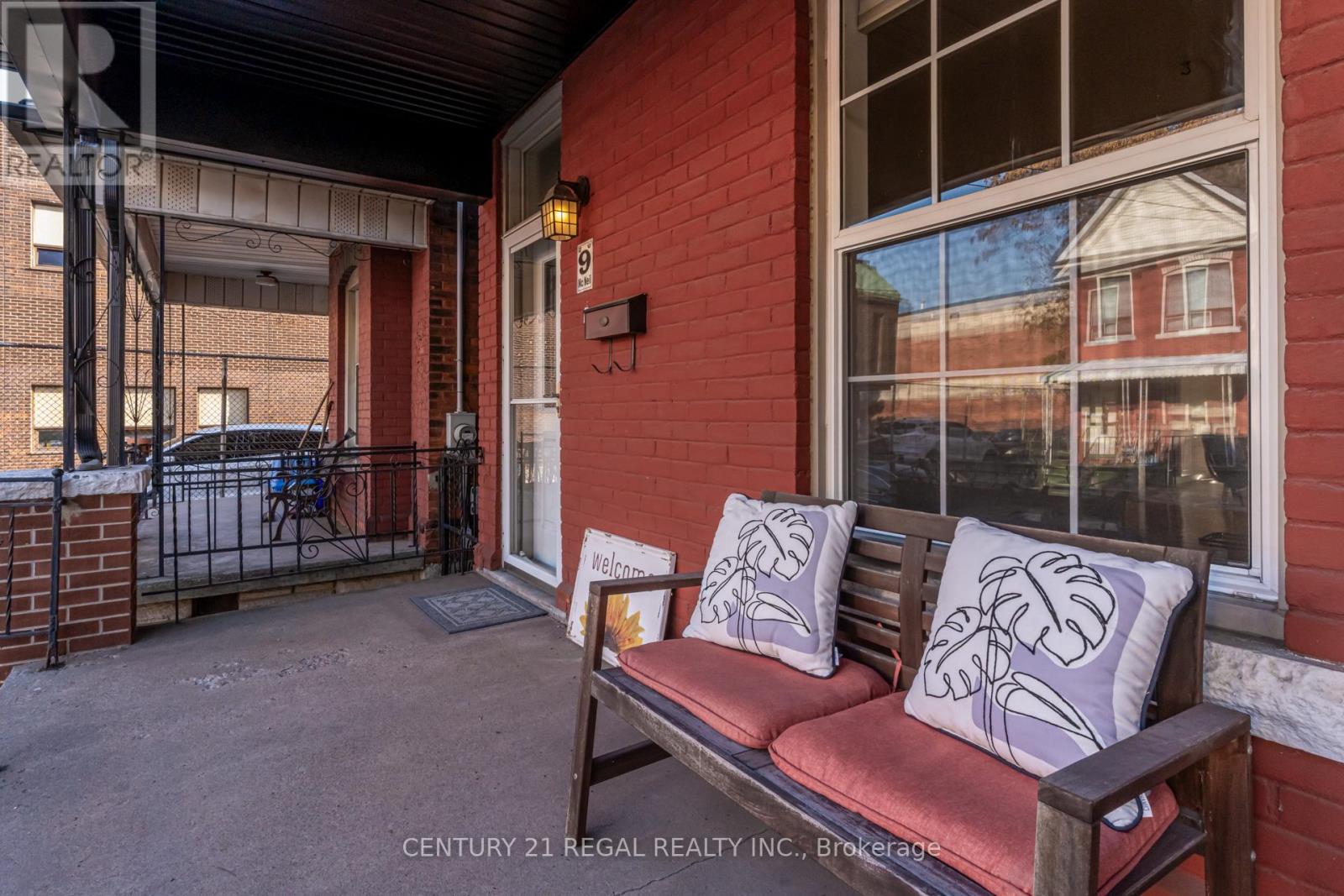 9 Mcneil Street, Hamilton, Ontario  L8R 2C3 - Photo 6 - X12856312