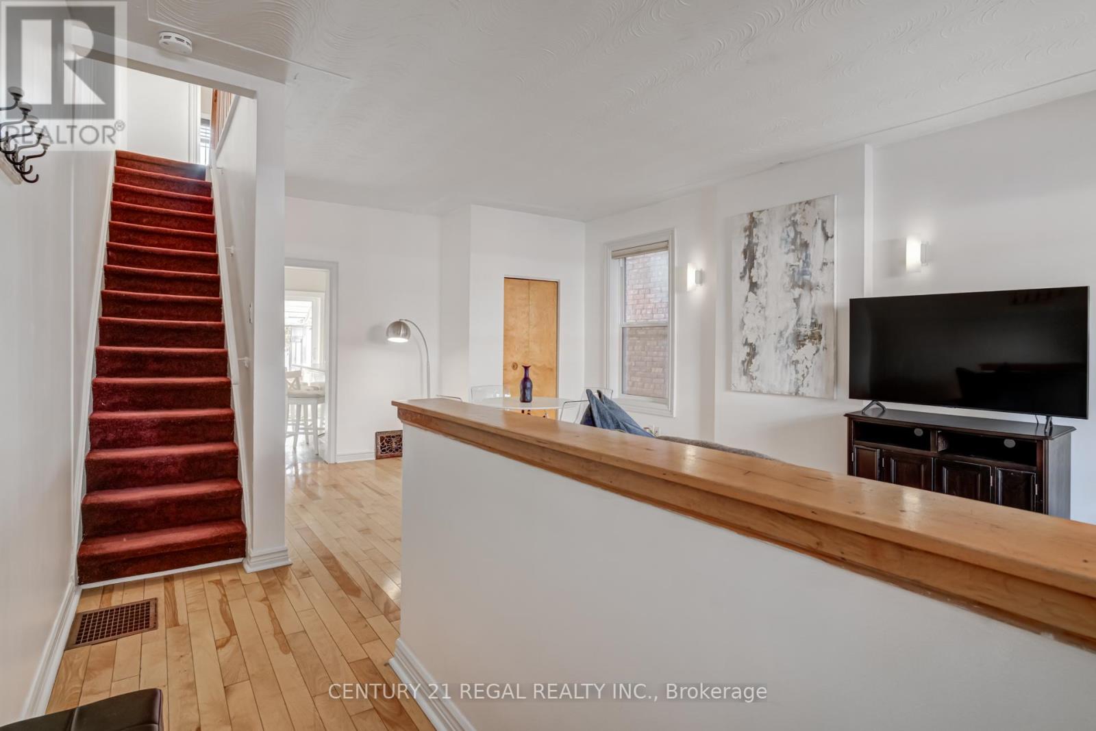 9 Mcneil Street, Hamilton, Ontario  L8R 2C3 - Photo 8 - X12856312