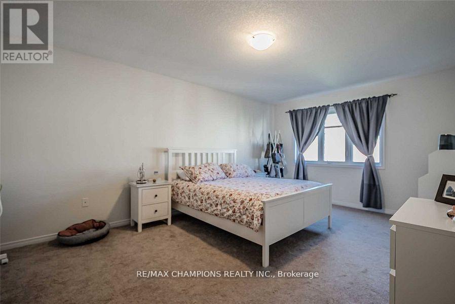 7732 White Pine Crescent, Niagara Falls, Ontario  L2H 3R5 - Photo 12 - X12856318