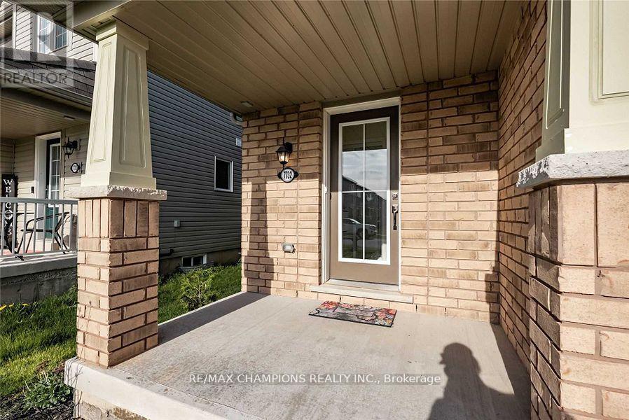 7732 White Pine Crescent, Niagara Falls, Ontario  L2H 3R5 - Photo 2 - X12856318