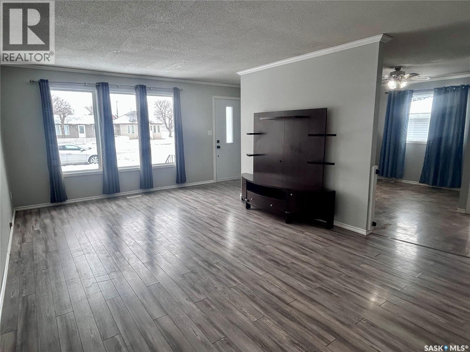 306 Main Street, Bienfait, Saskatchewan  S0C 0M0 - Photo 15 - SK029893